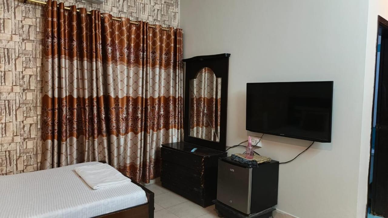 Al Raheem Guest House Hyderabad Eksteriør billede